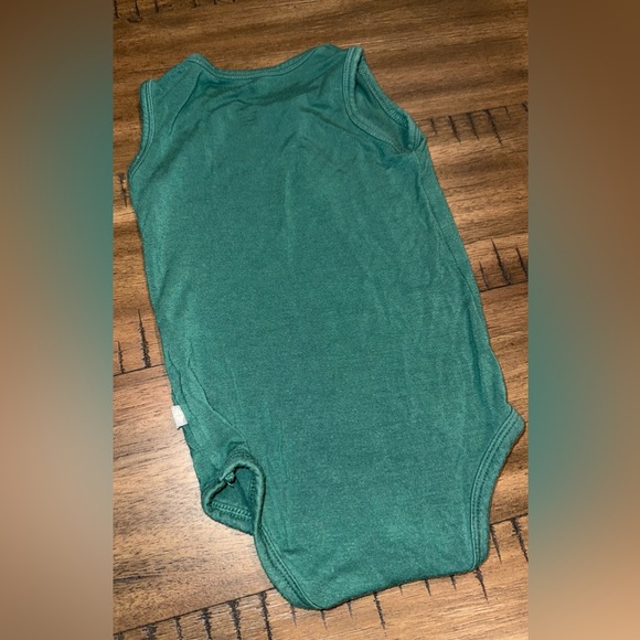 KYTE baby Sleeveless Bodysuit in Emerald - - Picture 4 of 4